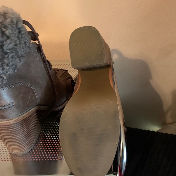 Ugg Jaxon lace boots - Picture 8 of 10